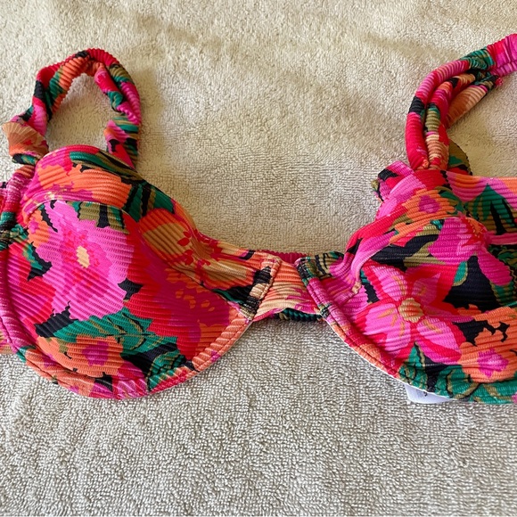 Billabong x Sincerly Jules Feel the Groove Bikini Top 💕 - Picture 2 of 7